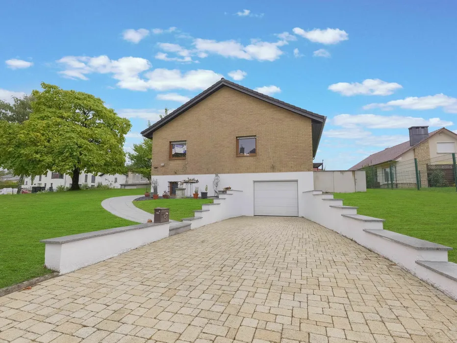 Esterno - Bungalow with Potential in Mamer