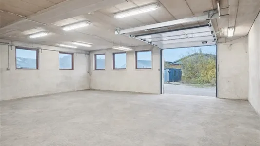 Garaaž - Warehouse with Office in Herlev