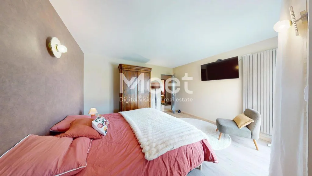 Magamistoad - 6-Piece House with Pool in Hauterive