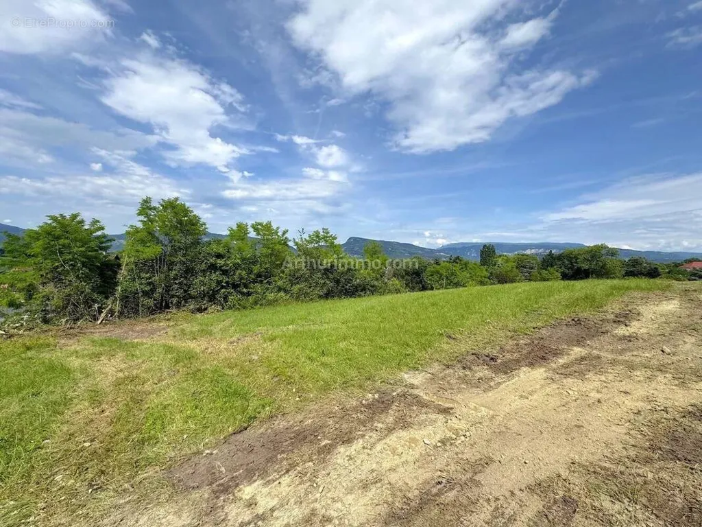 Jardin - Terrain à Bâtir avec Vue Dégagée à Les Avenières