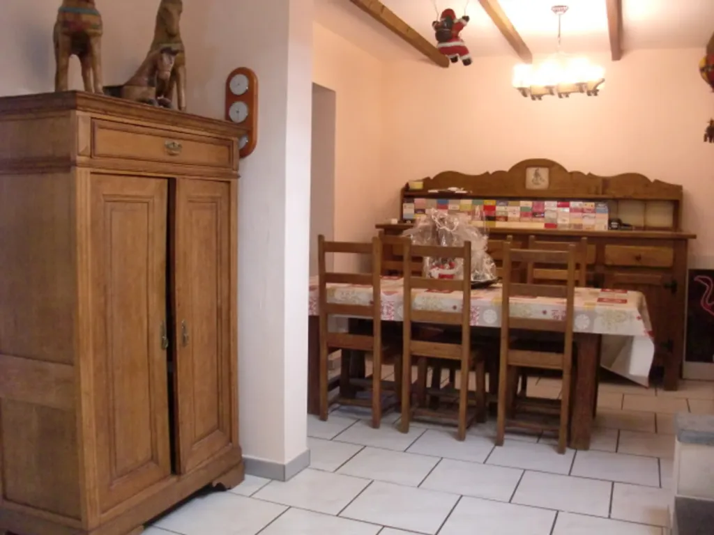 Salle à manger - Maison Fermette avec Jardin à Pâturages