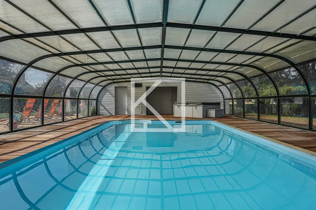 Piscine - Hôtel Particulier XIXe avec Piscine à Angers