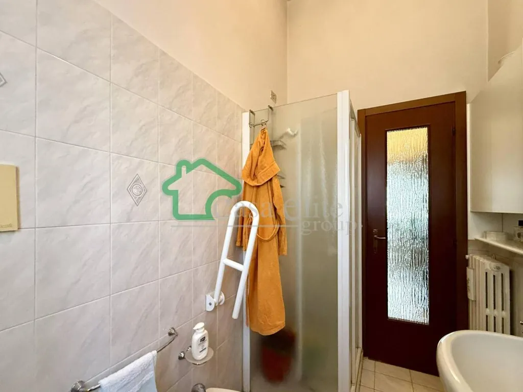 Salles de bain - Elegant Triplex with Balcony in Lodi
