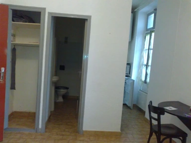 Bedrooms - Student Studio with Kitchen in Avignon