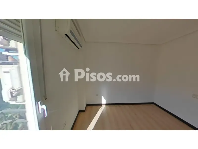 Toad - Apartment with Potential in Calle de los Bomberos