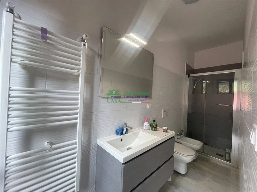 Vannitoad - Fully Renovated House with Balcony in Ragusa