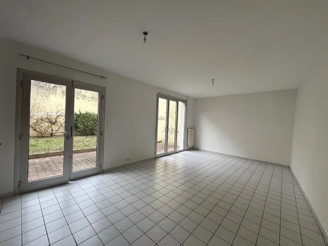 Pièces - Maison Indépendante avec Cour à Cusset Centre