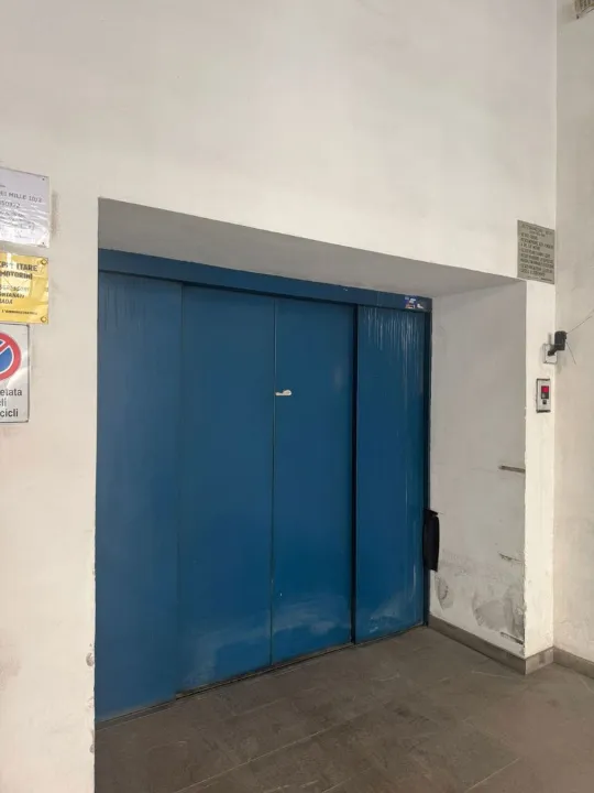 Garaaž - Double Parking Box in Central Bologna