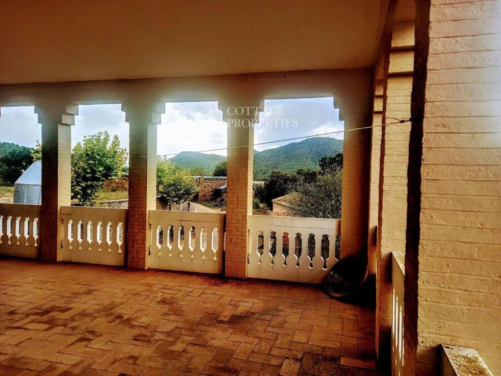 Terrasse - Masia with Modernist House in Avinyó