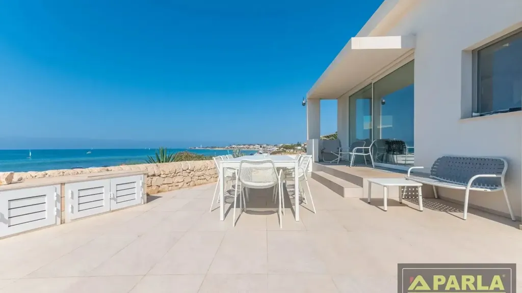 Terrasse - Villa with Beach Access in Marina di Ragusa