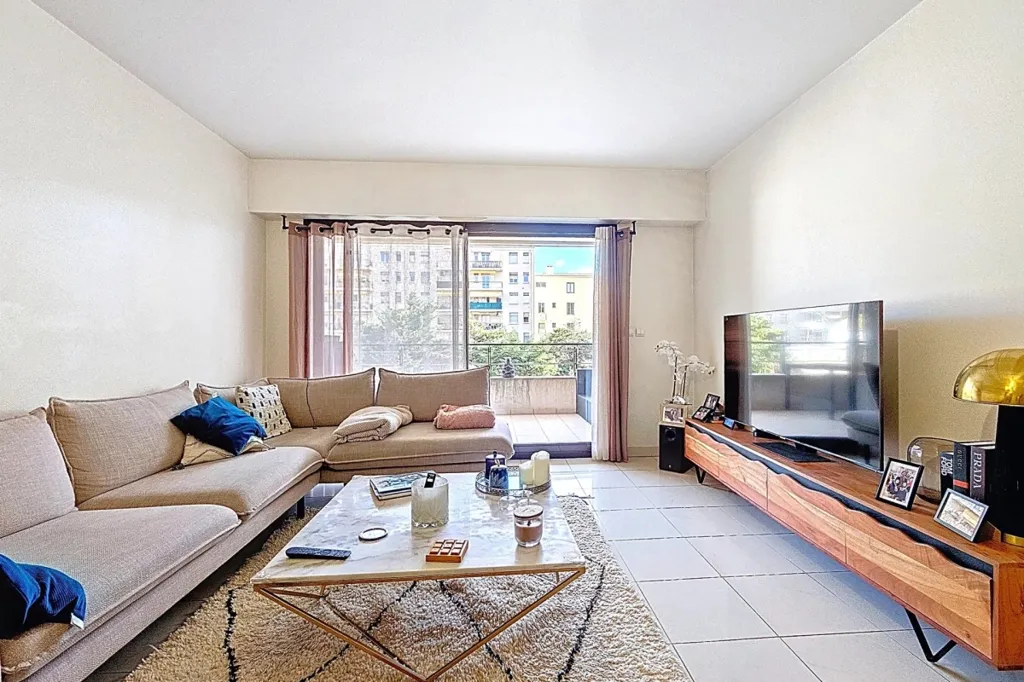 Soggiorno - Modern Apartment with Pool in Cannes