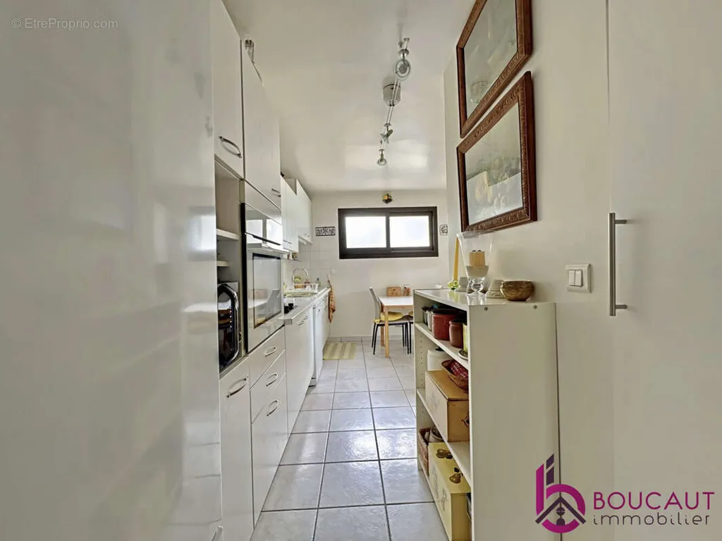 Kitchen - Modular House with South View in Le Plessis-Robinson