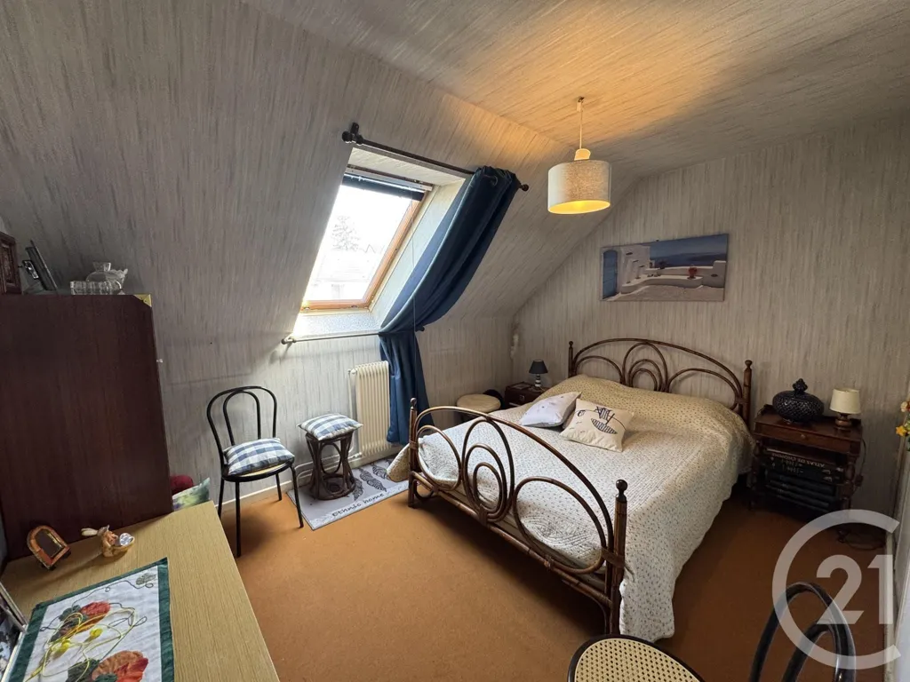 Chambres - Maison 5 Pièces avec Terrasse au Sud à Saint-Ay
