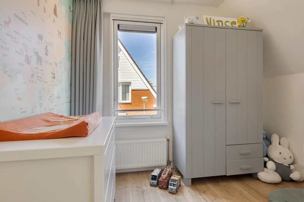Magamistoad - Spacious Villa with Solar Panels in Woubrugge