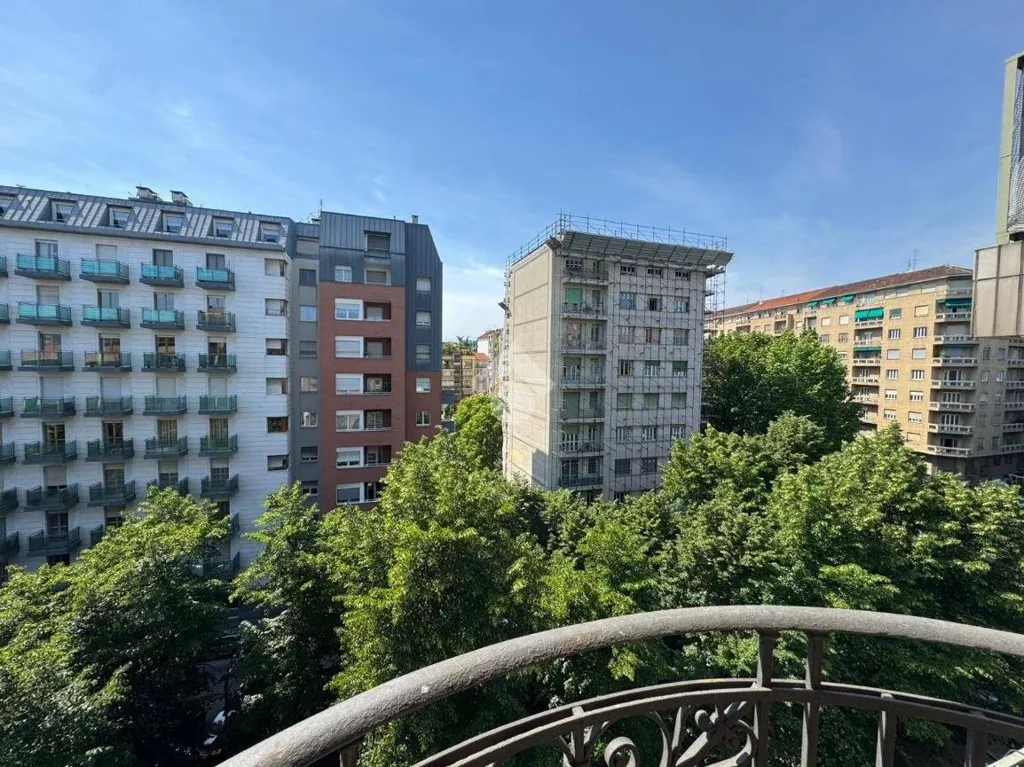 Balcon - Spacious Apartment with Balcony in Cenisia, Turin