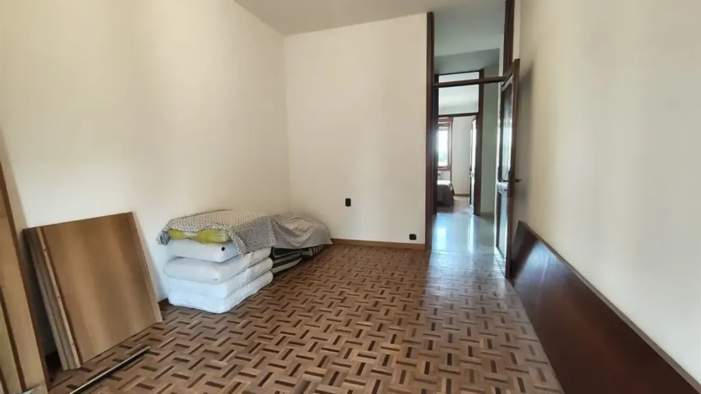 Magamistoad - Quadrilocale with Balcony in Monza