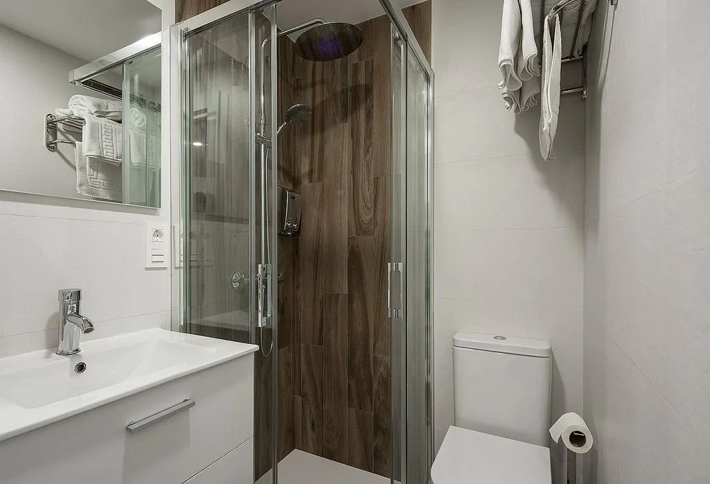 Vannitoad - Furnished Studio with Balcony in Granada