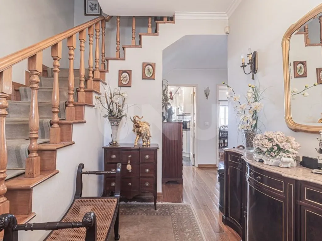 Entrée - Luxury House with Terrace in Almada
