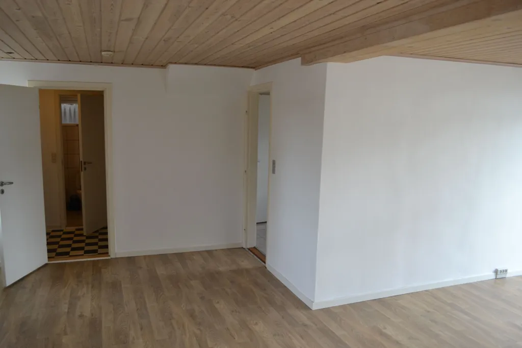 Pièces - Two-Storey Villa with Workshop in Løgstør