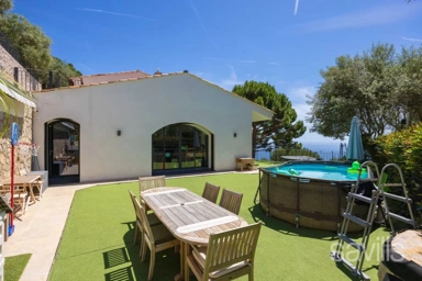 Terrazza - Villa with Sea Views in Private Domain, Côte d'Azur