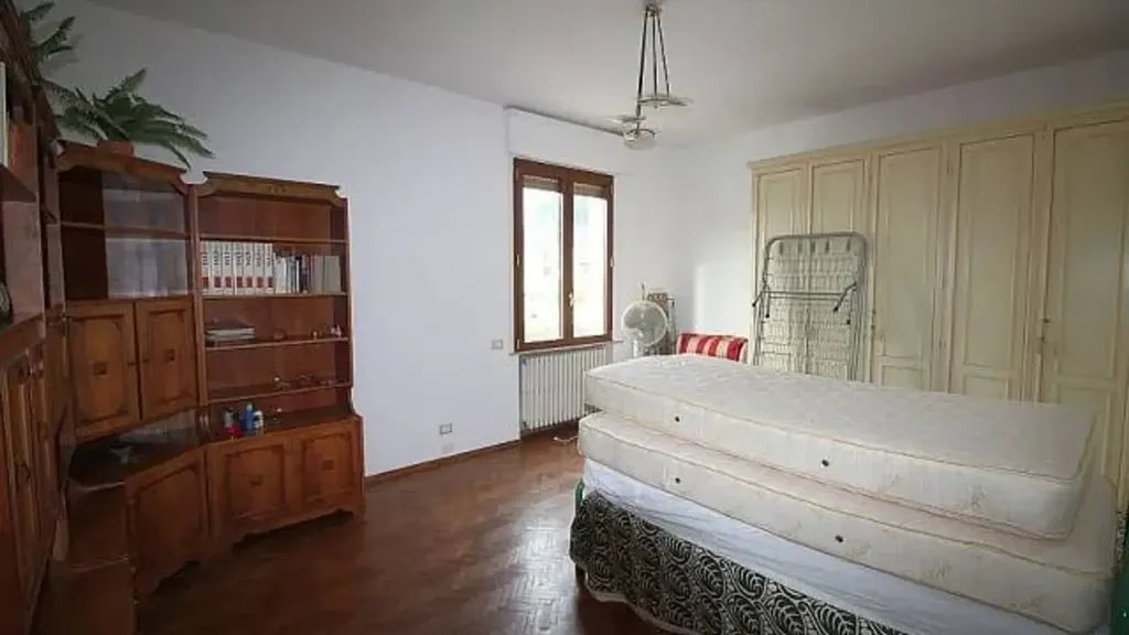 Appartement 6 pièces à IT