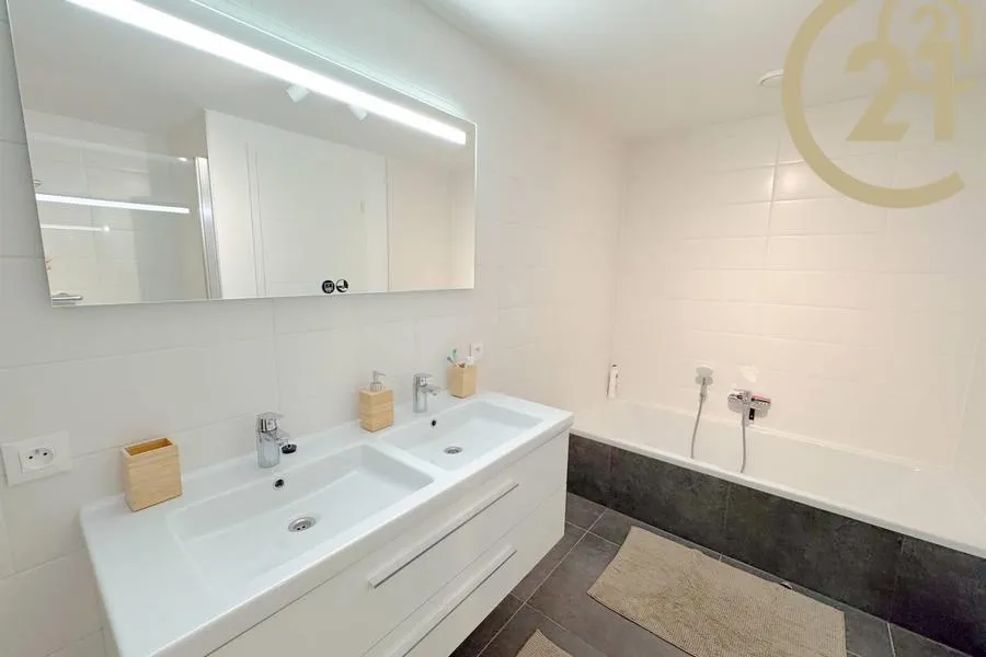 Bathrooms - New Flat with Garden in Louvain-La-Neuve