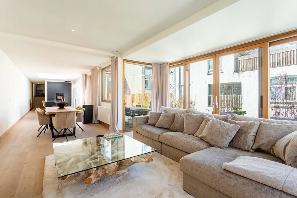Séjour - Penthouse Rénové avec Terrasse dans le Zuid d'Anvers