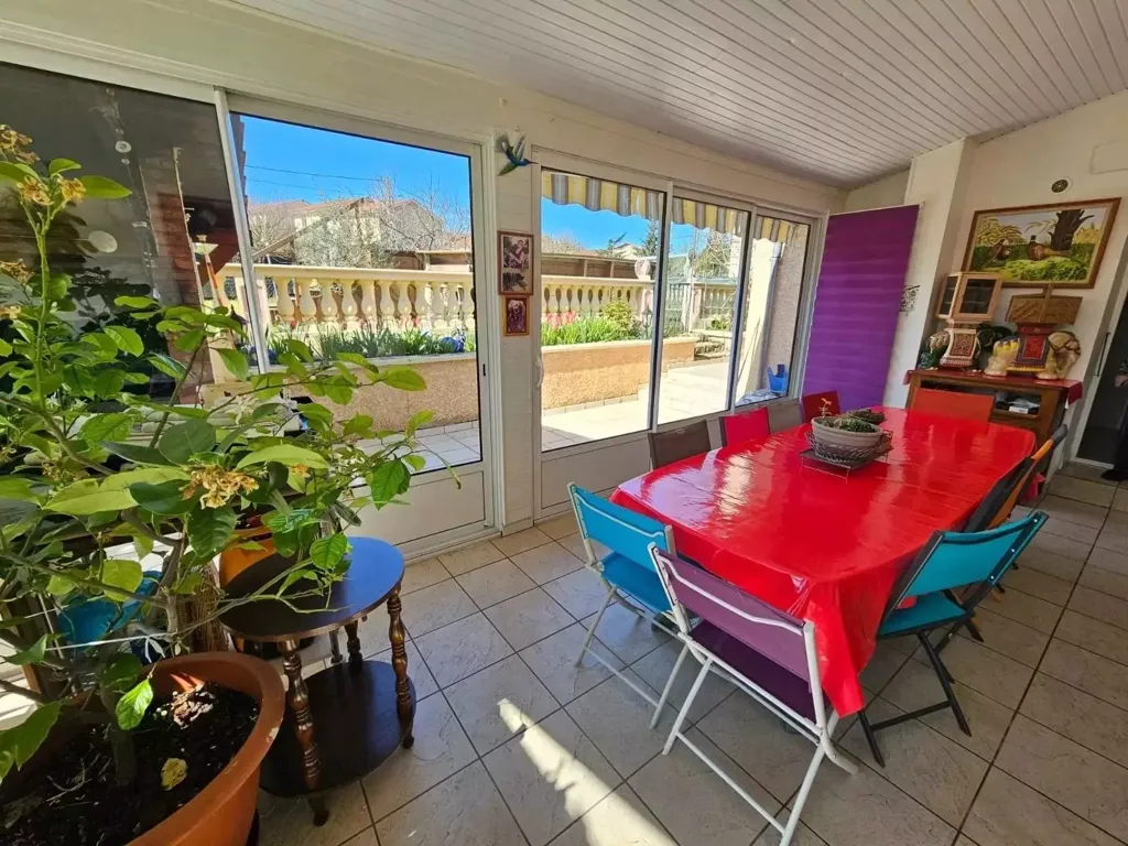 Terrass - Villa with Pool and Garden in Vienne