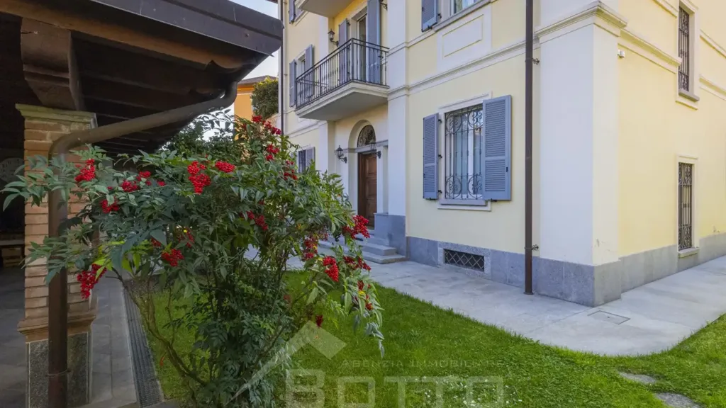 Jardin - Historic Villa with Central Location in Grignasco