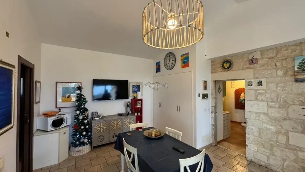 Dining Room - Historic Stone Villa with Garden in Modica