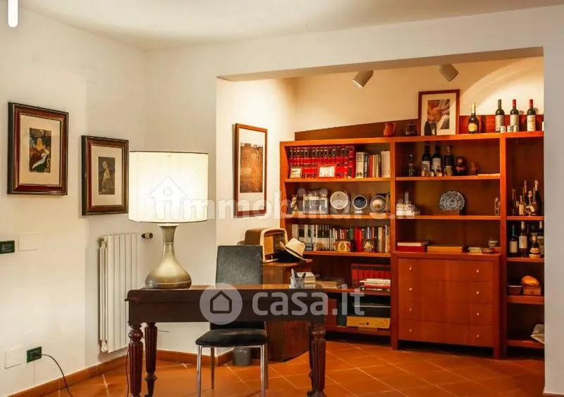Kabinet - Villa with Pool and Private Park in Latina