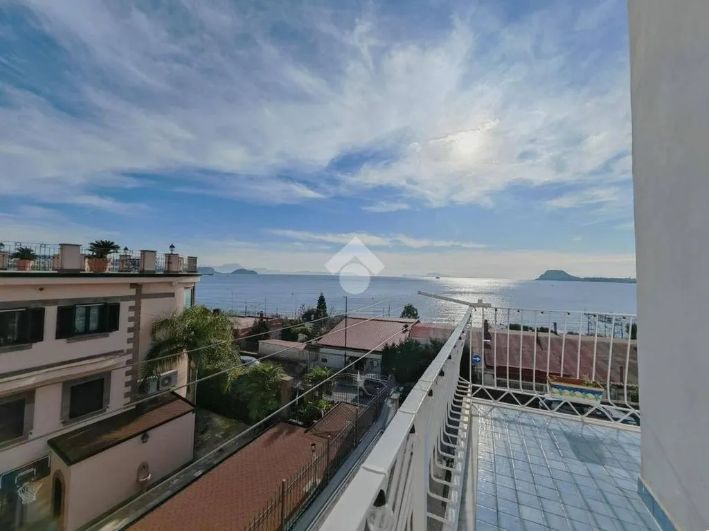 Rõdu - Luxury Apartment with Panoramic View in Lucrino