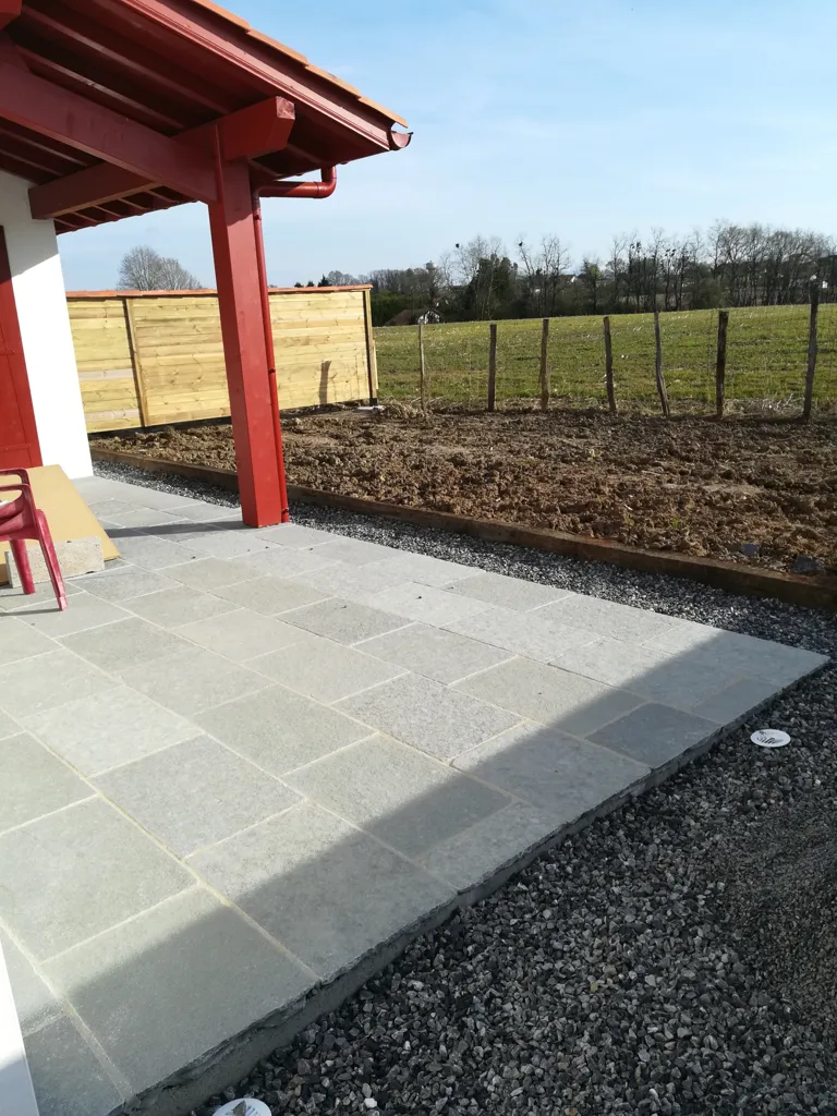 Terrasse - Maison Mitoyenne 4 Chambres avec Terrasse à Urt