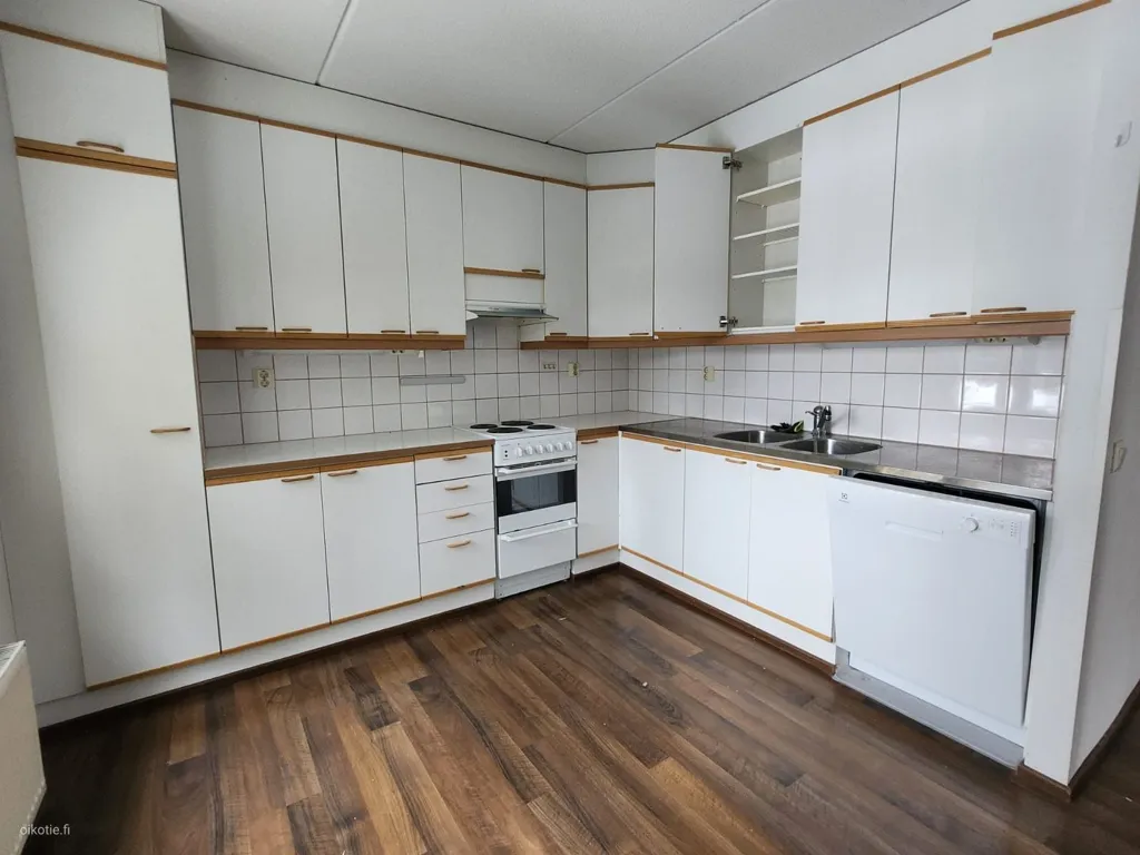 Cucina - Spacious Triplex with Sauna in Kivisalmi, Lappeenranta