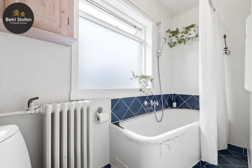 Vannitoad - Stein-built Flat with Balcony in Reykjavik