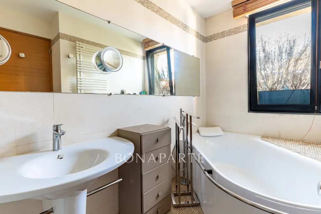 Vannitoad - Contemporary Townhouse with Terraces in 16th District