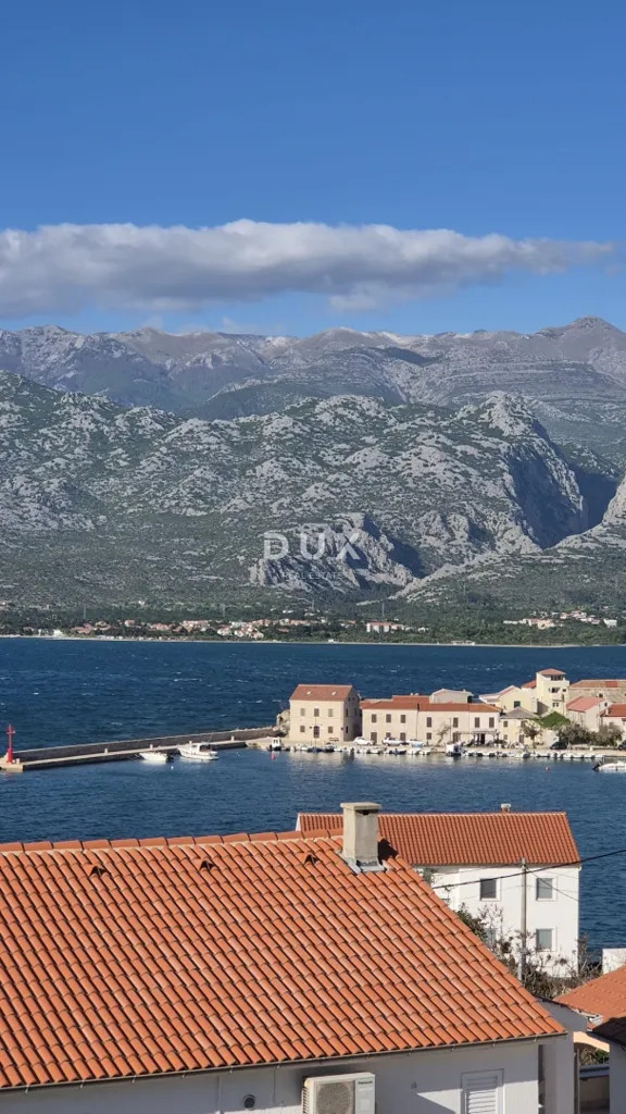 Toad - Penthouse with Sea View in Vinjerač, Zadar