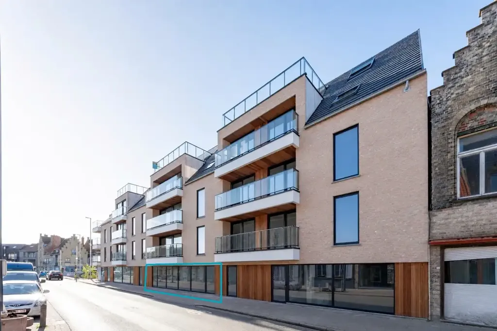 Esterno - New Commercial Unit with Garage Option in Veurne