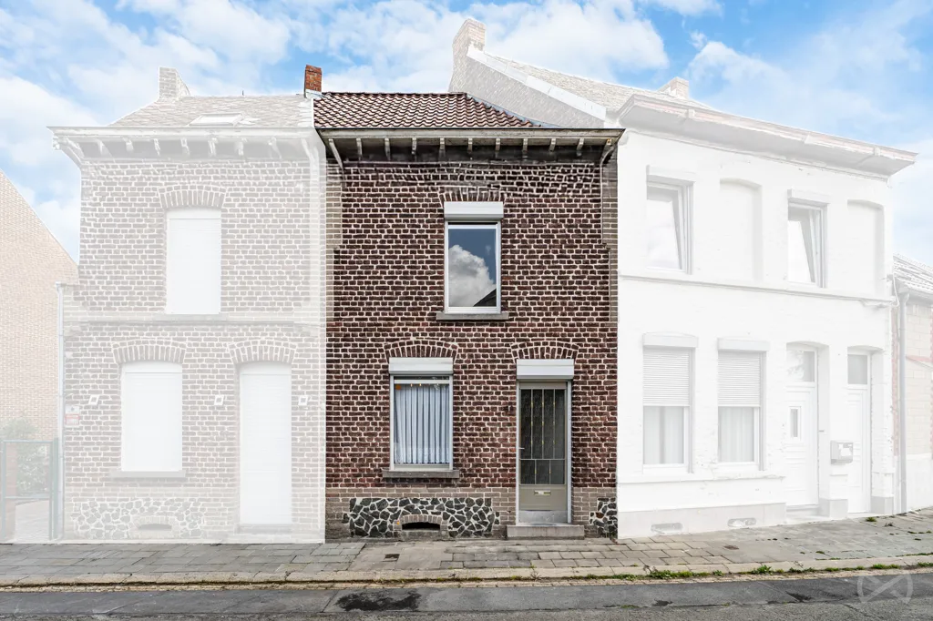 Esterno - House to Renovate with Additional Land in Quiet Area
