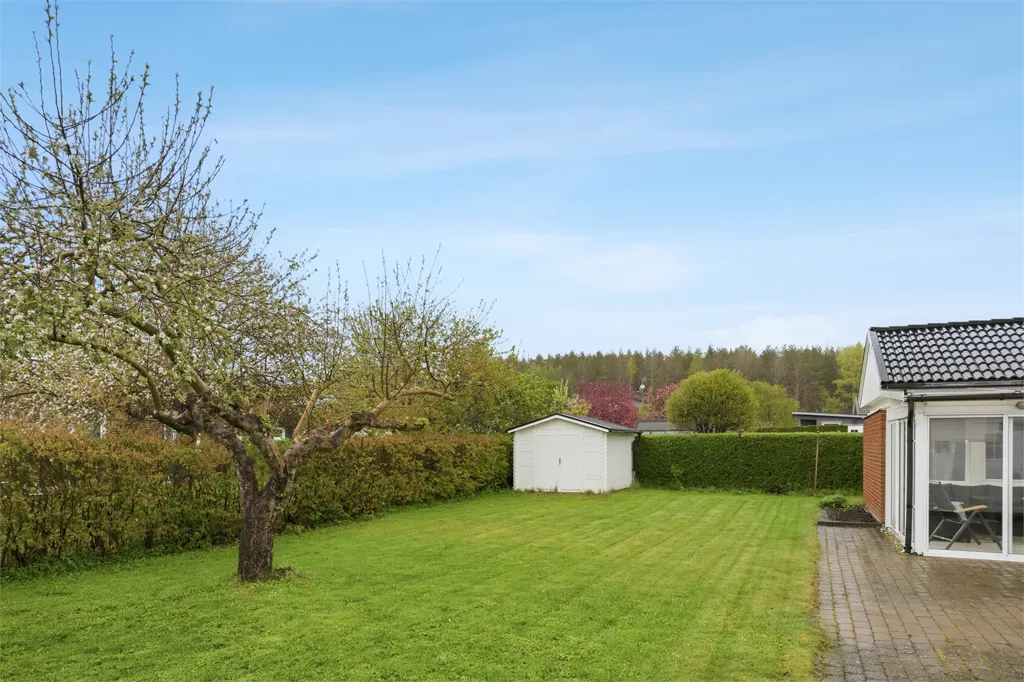 Aed - 1-Storey Villa with Garden in Hårstorp