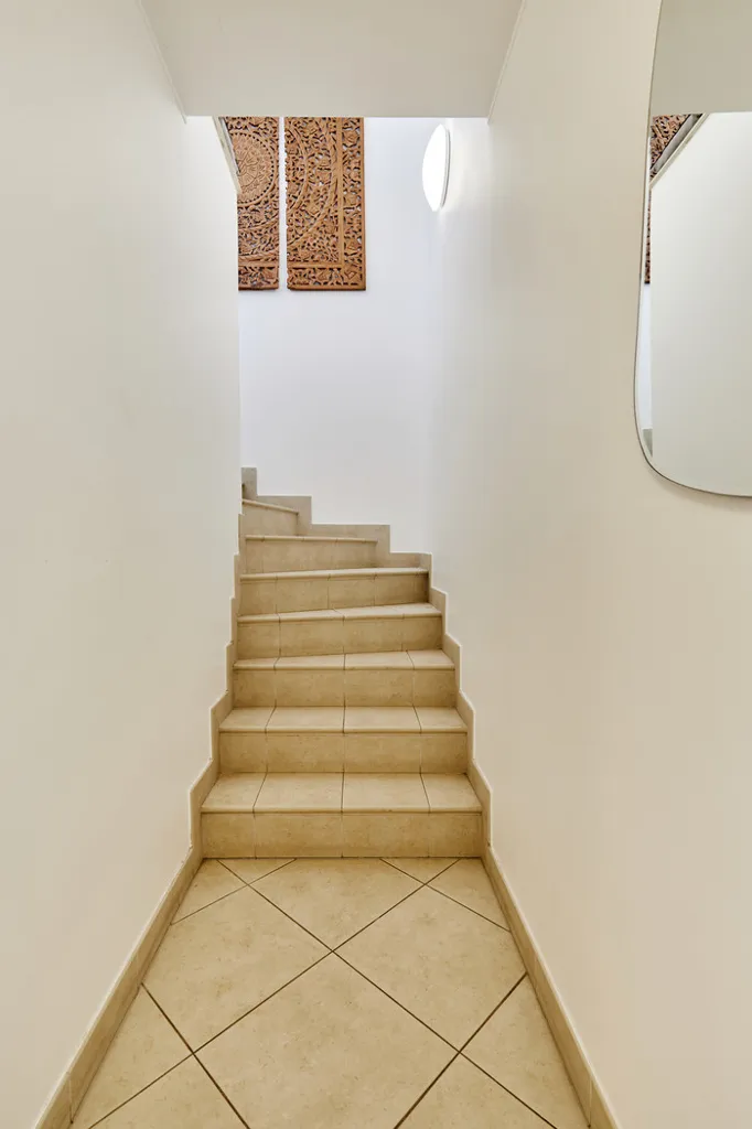 Pièces - Duplex 4 Chambres avec Terrasse à Mamer