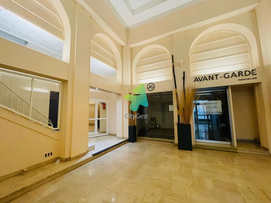 Esik - Commercial Space in Perpignan City Centre
