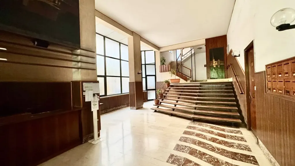 Esik - Apartment with Balcony in Central Palermo