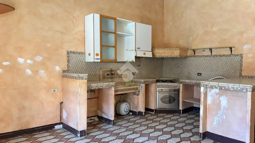 Cuisine - Ground Floor Apartment with Garden in Cave
