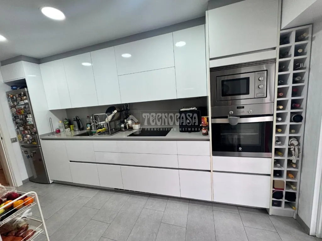 Köök - Reformed Apartment with Terrace in Sant Andreu