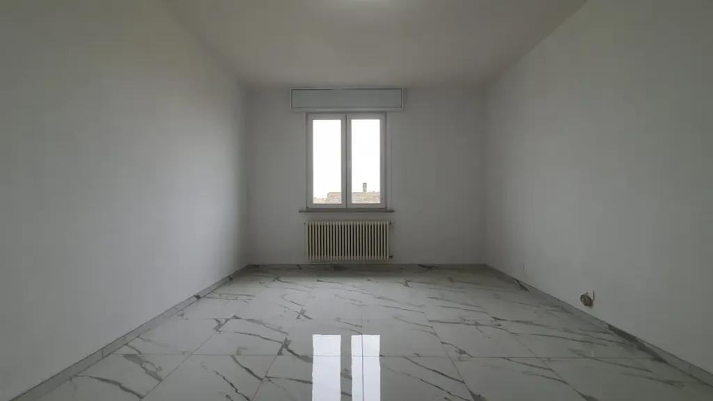 Pièces - Rustic-Style Apartment with Balcony in Mirandola