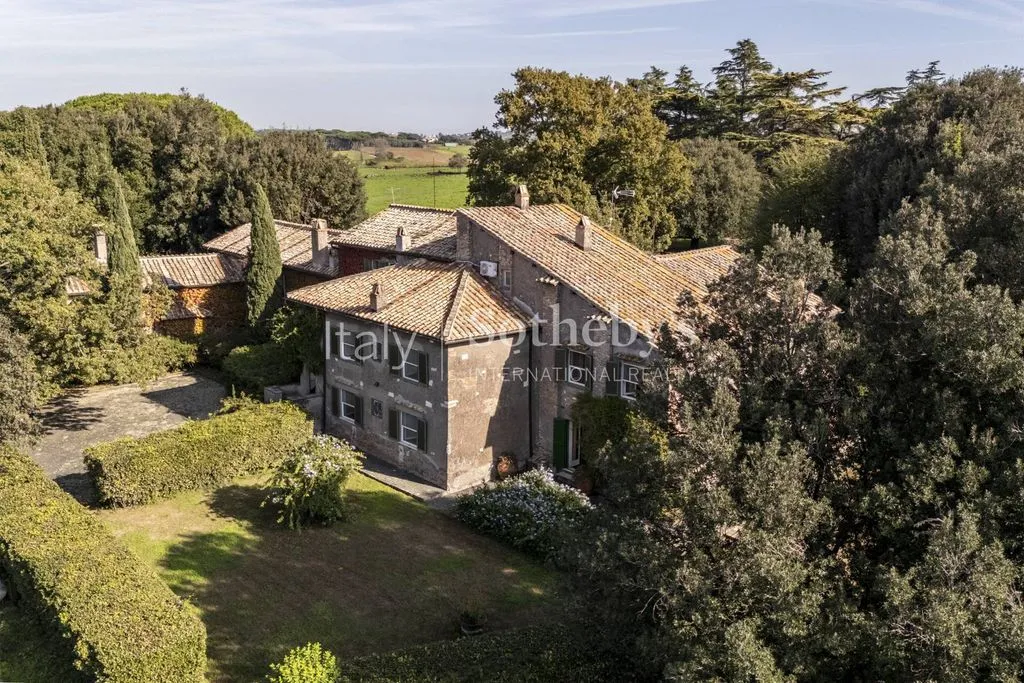 Vue aérienne - 17th-Century Villa with Private Chapel in Rome