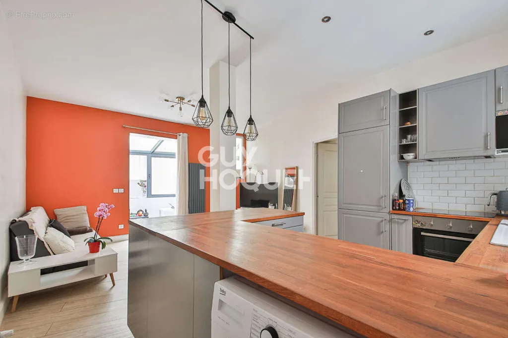 Cuisine - Appartement en Rez-de-Cour avec Véranda à Paris 15