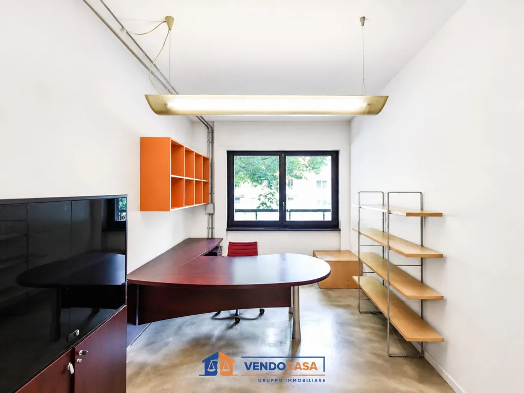 Studio - Office with Balconies in Turin's Crocetta