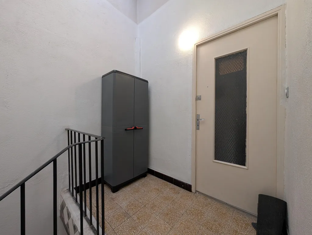 Esik - Duplex Building with Two Apartments in Pézenas